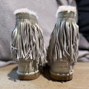 UGG Women's Fringe Boots - Gray and Tan